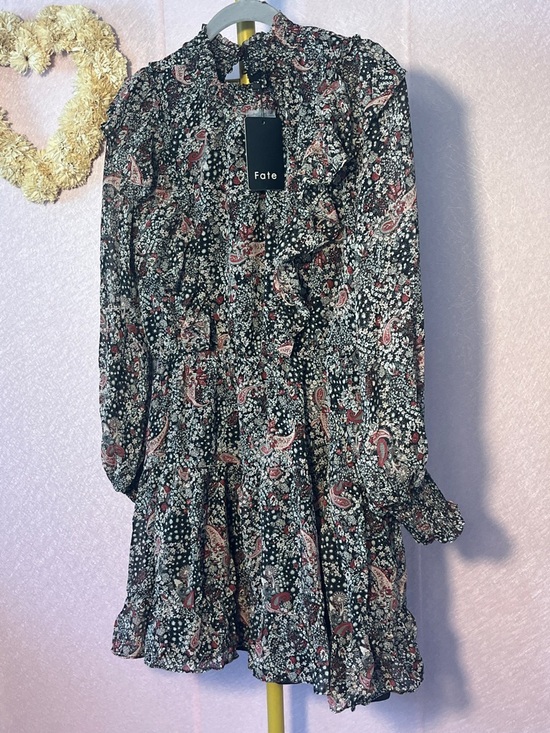 Fate Dresses & Skirts - FATE Black Paisley Floral Ruffle Mini Dress